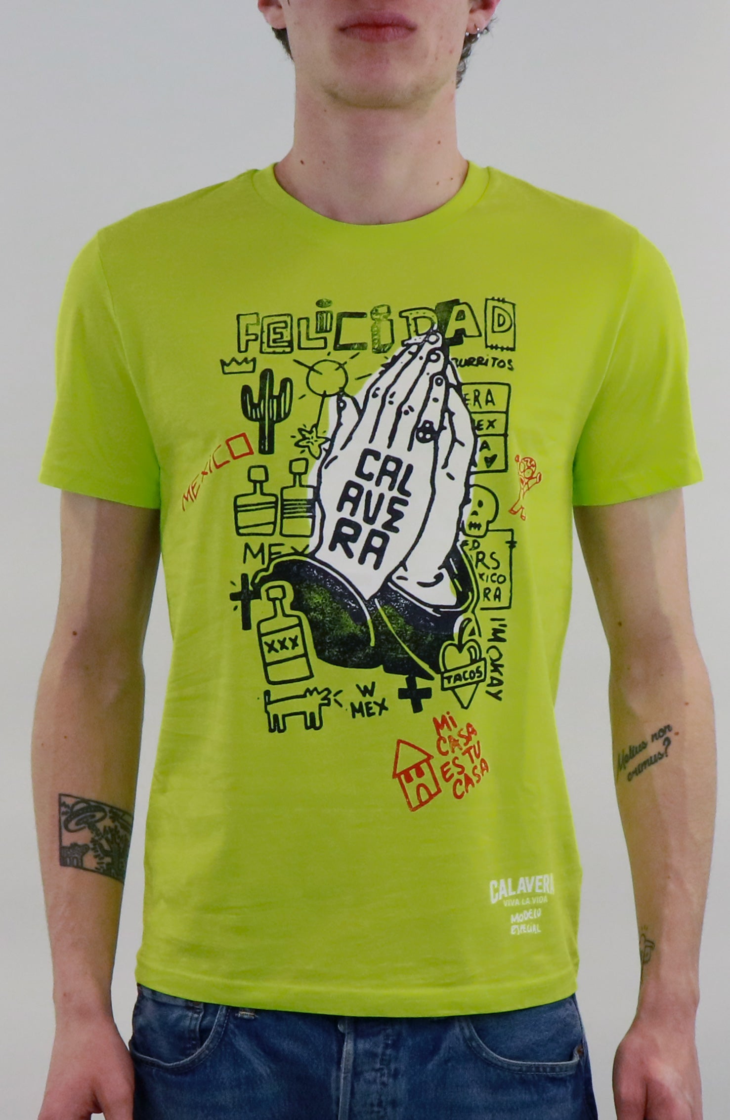 Maglietta artigianale disegnata da Dr Stamp con simboli messicani da uomo verde