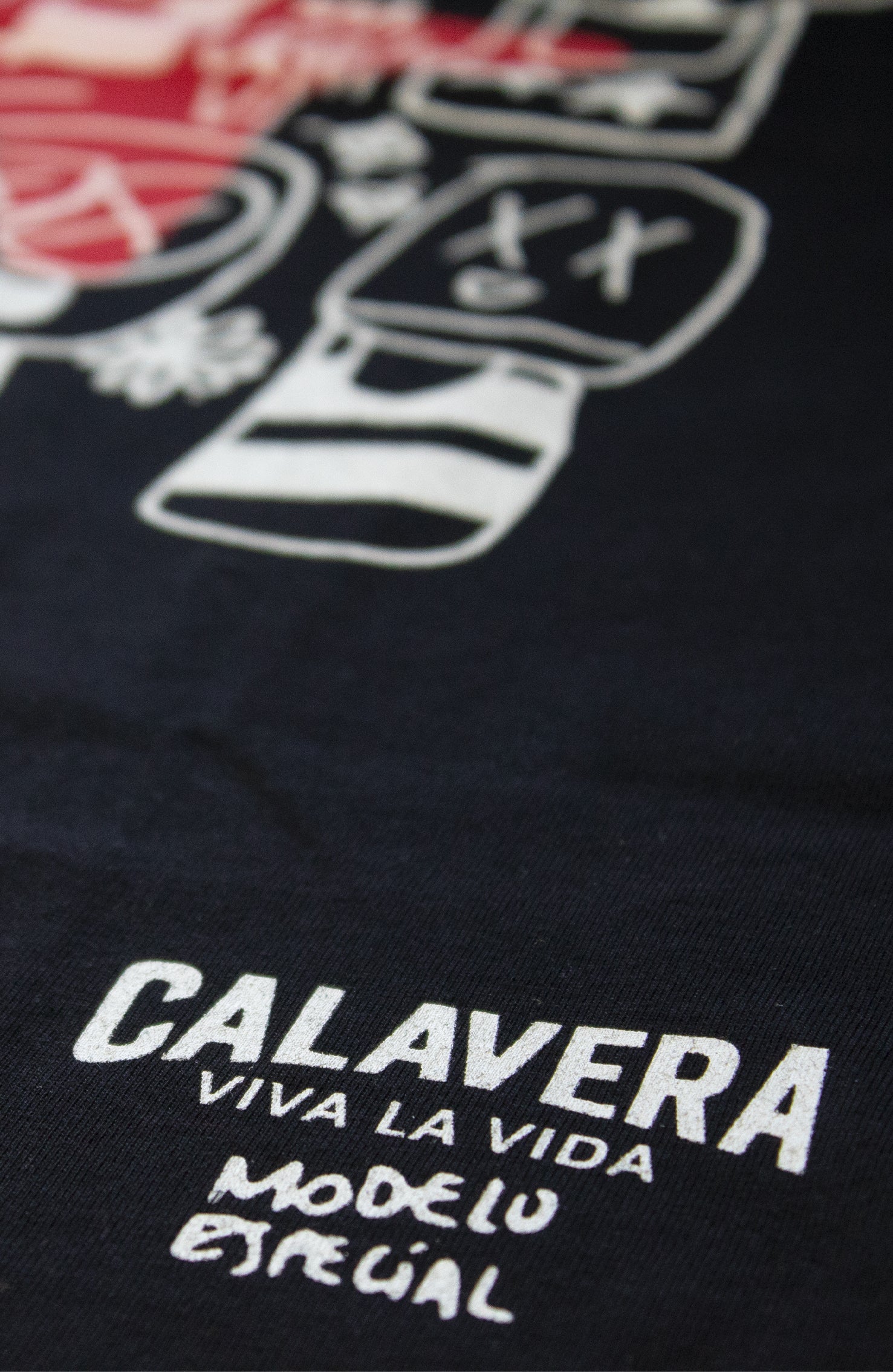 T-shirt artigianale nera da donna con luchadores disegnati da Dr Stamp